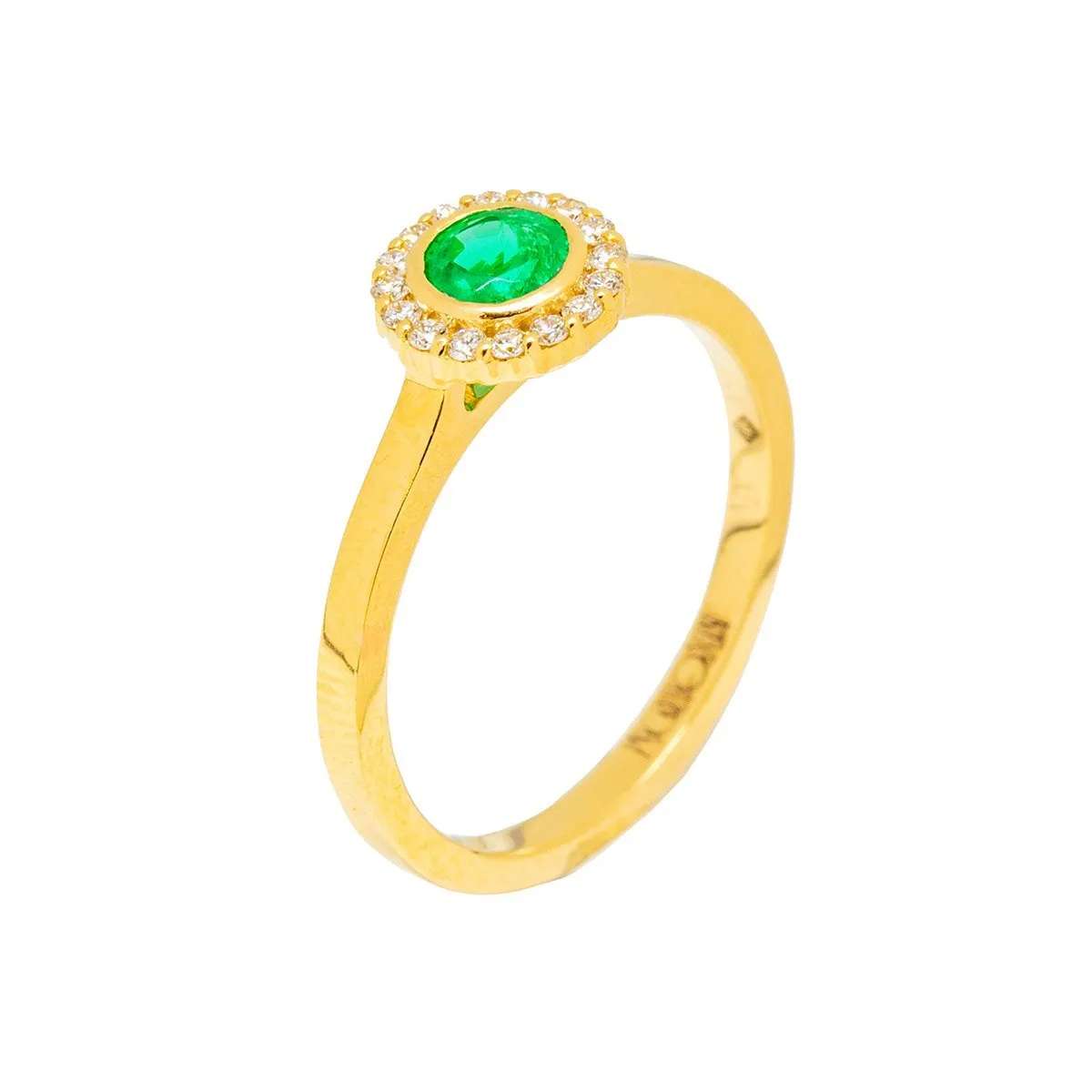 Charming Emerald Diamond Ring