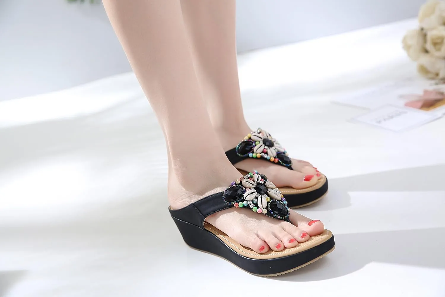DKCHENH Summer flip flops, fashionable sandals, women's flat summer sandals for vacation and seaside wear.