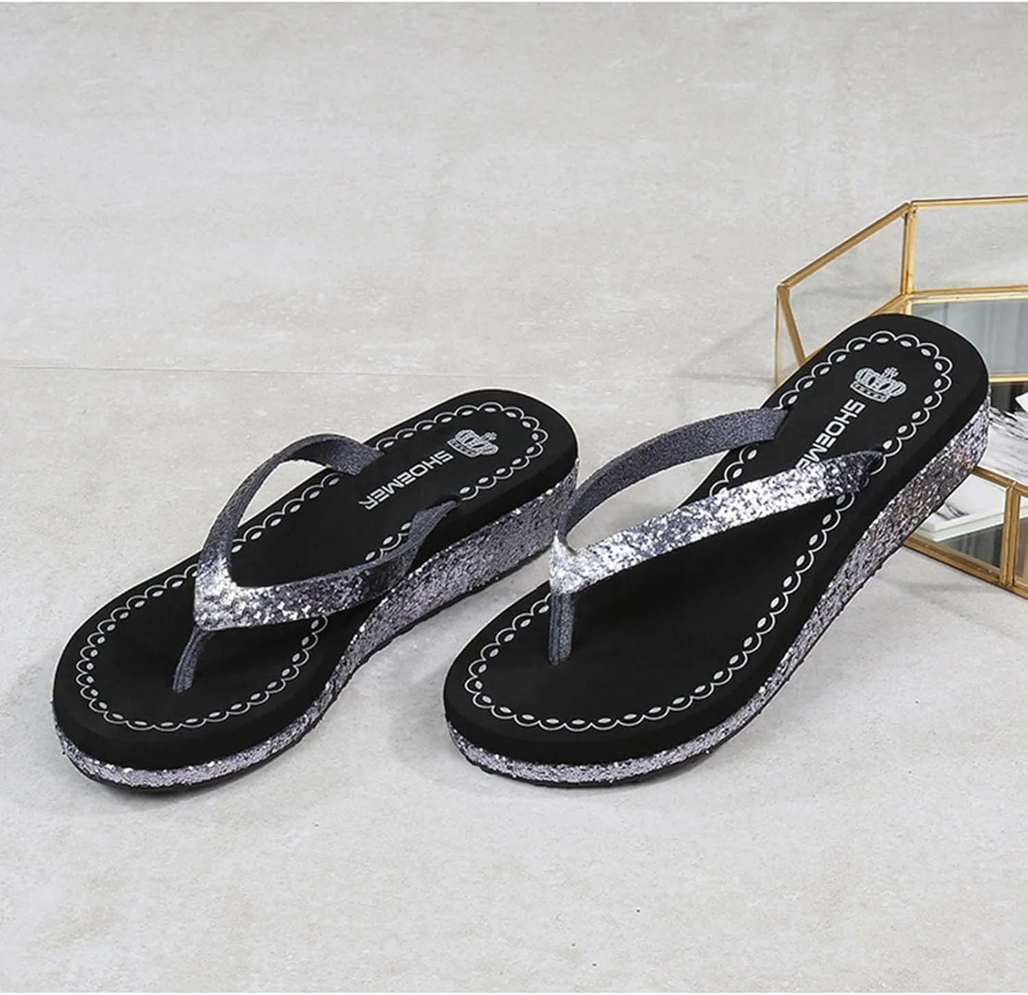 Women's Fashionable Thick Bottom Glittering Sequin Flip Flops Summer Beach Comfortable Arch Supported Flip Flops