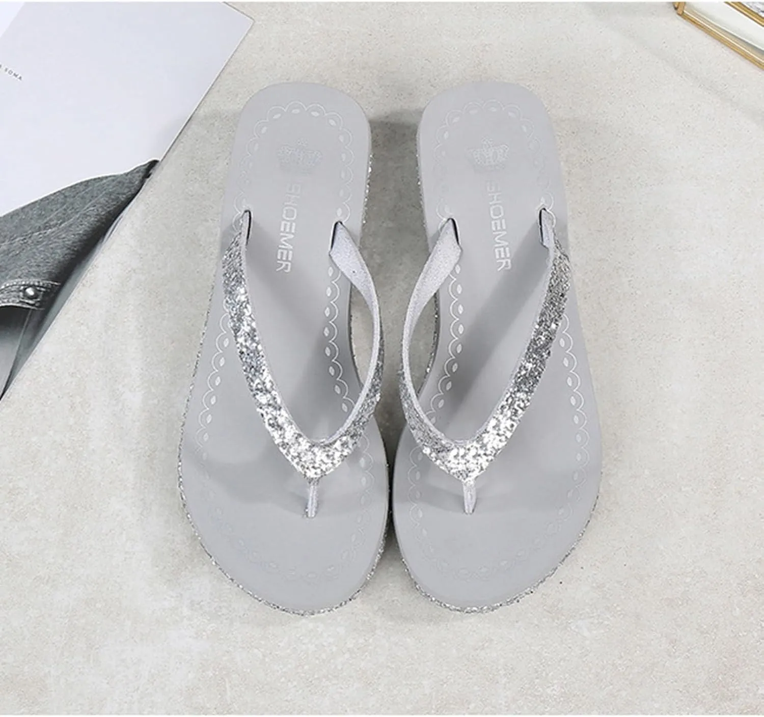 Women's Fashionable Thick Bottom Glittering Sequin Flip Flops Summer Beach Comfortable Arch Supported Flip Flops